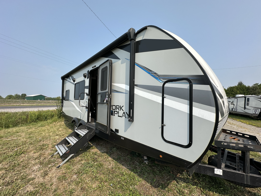 2023_WORKANDPLAY_21LT