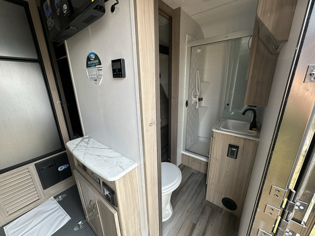 2023_WORKANDPLAY_21LT