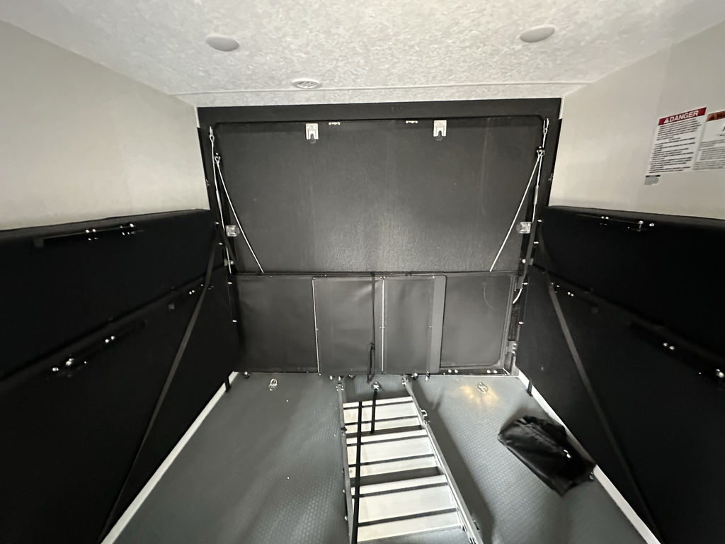 2023_WORKANDPLAY_21LT