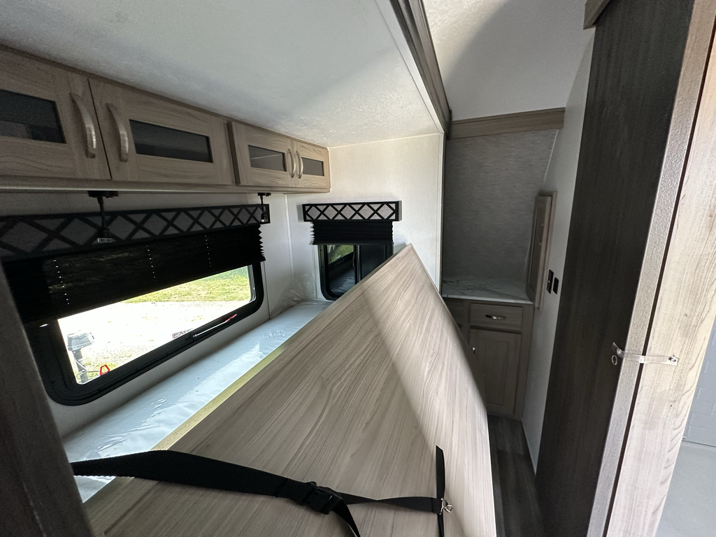 2023_WORKANDPLAY_21LT