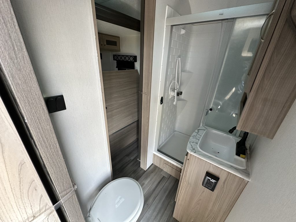 2023_WORKANDPLAY_21LT