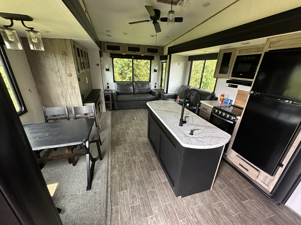 2022_ForestRiver_3550SUITE