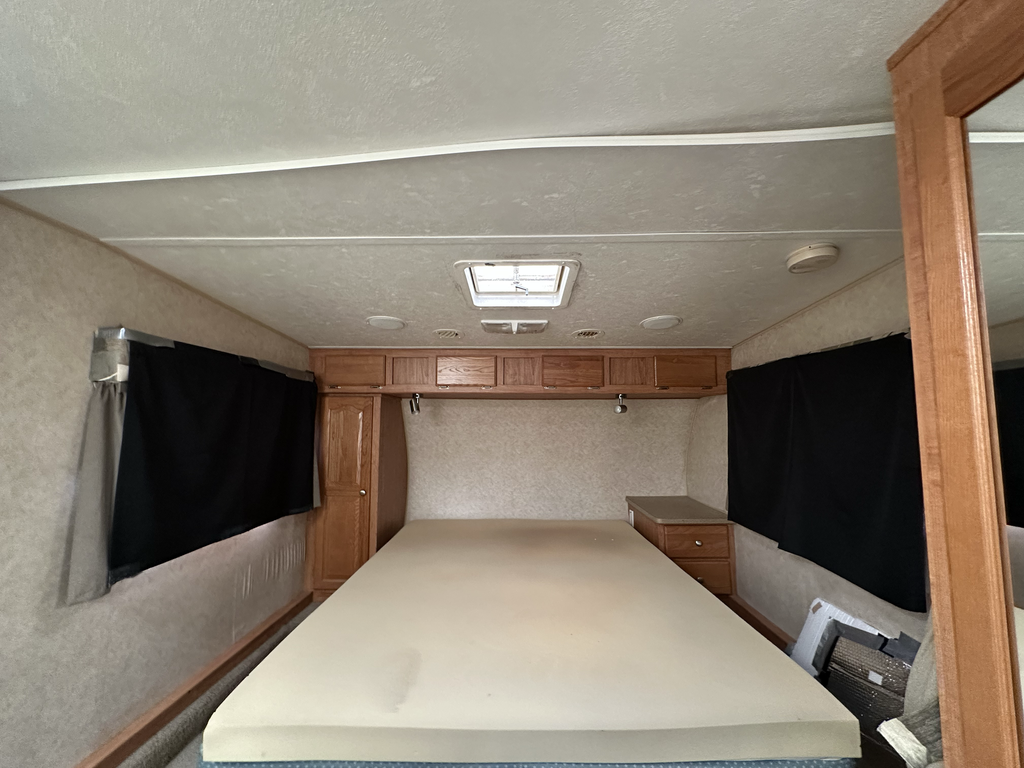 2006_FOREST_RIVER_8288SS