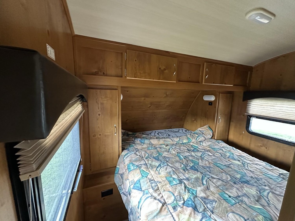 2007 Keystone 27d 