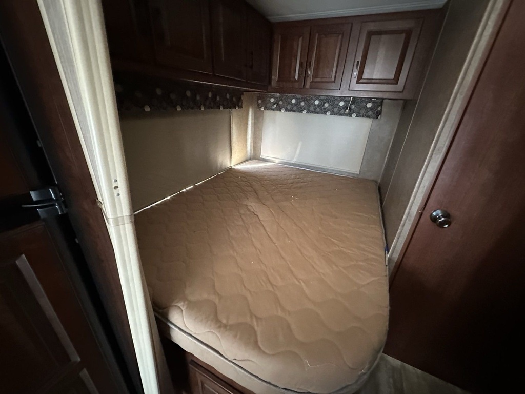 2017_Mercedes1_2401S