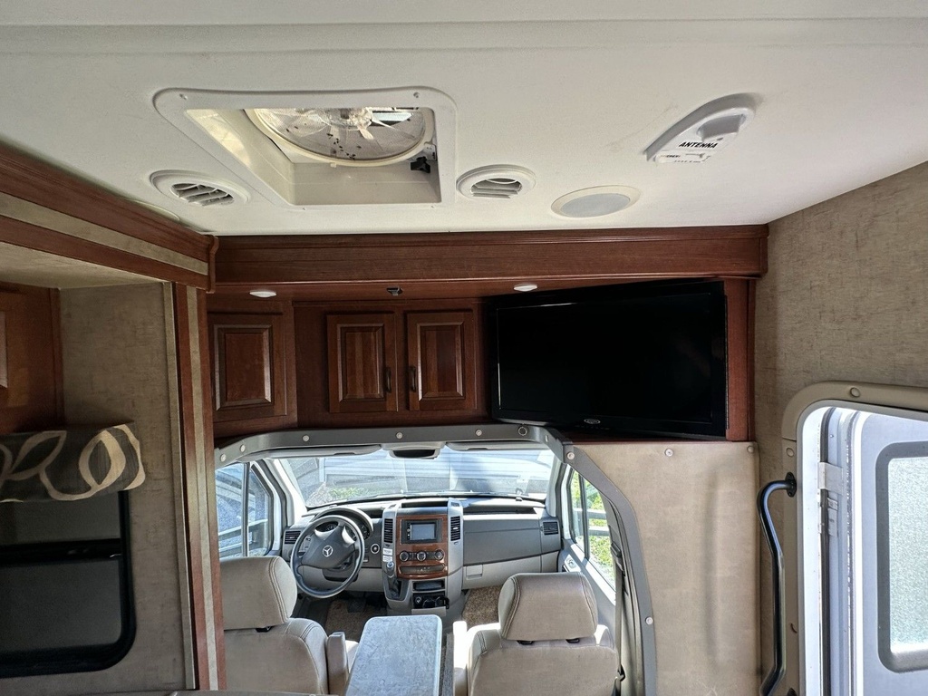 2017_Mercedes2_2401S