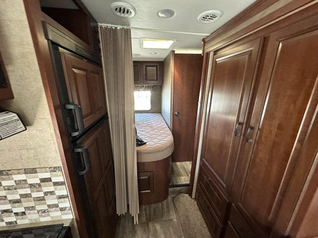 2017_Mercedes2_2401S