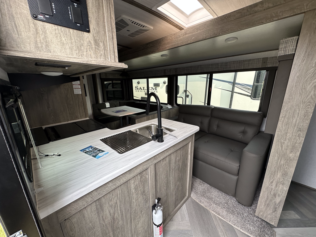 2023 SALEM HEMISPHERE 22RBHL 02