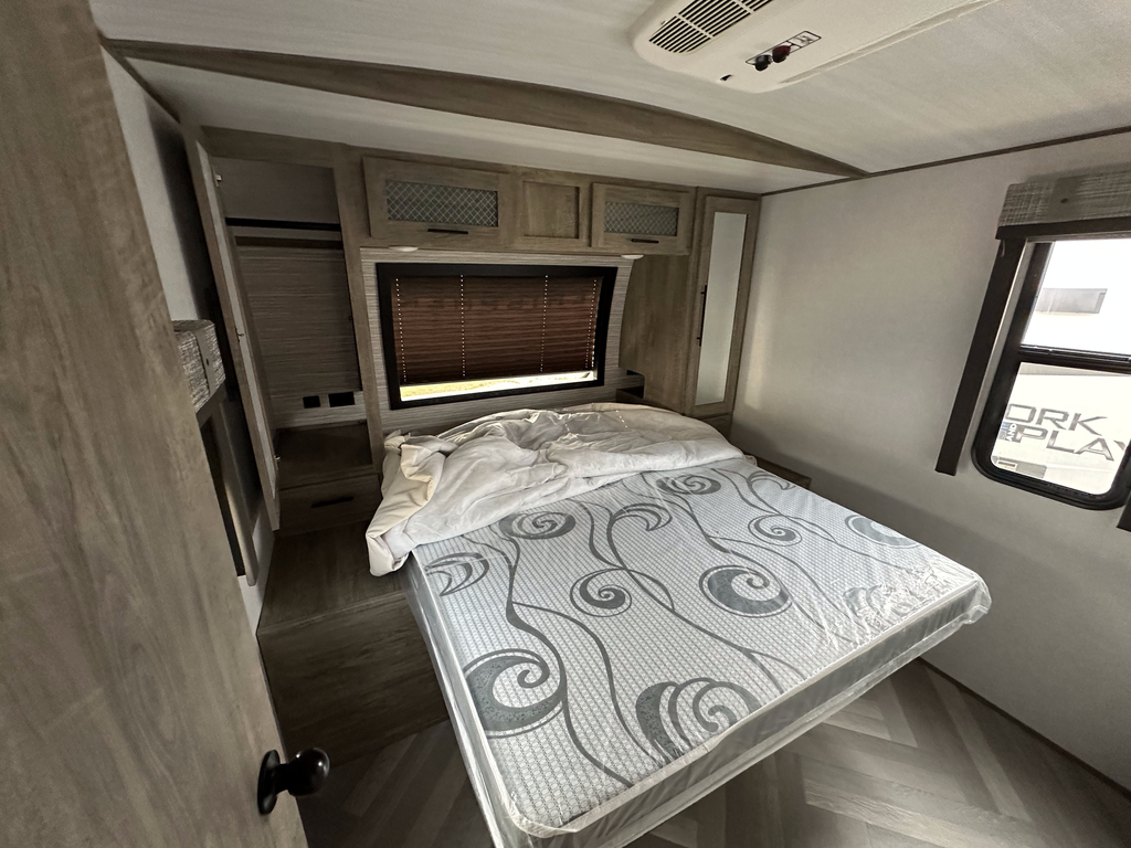 2023 SALEM HEMISPHERE 22RBHL 02