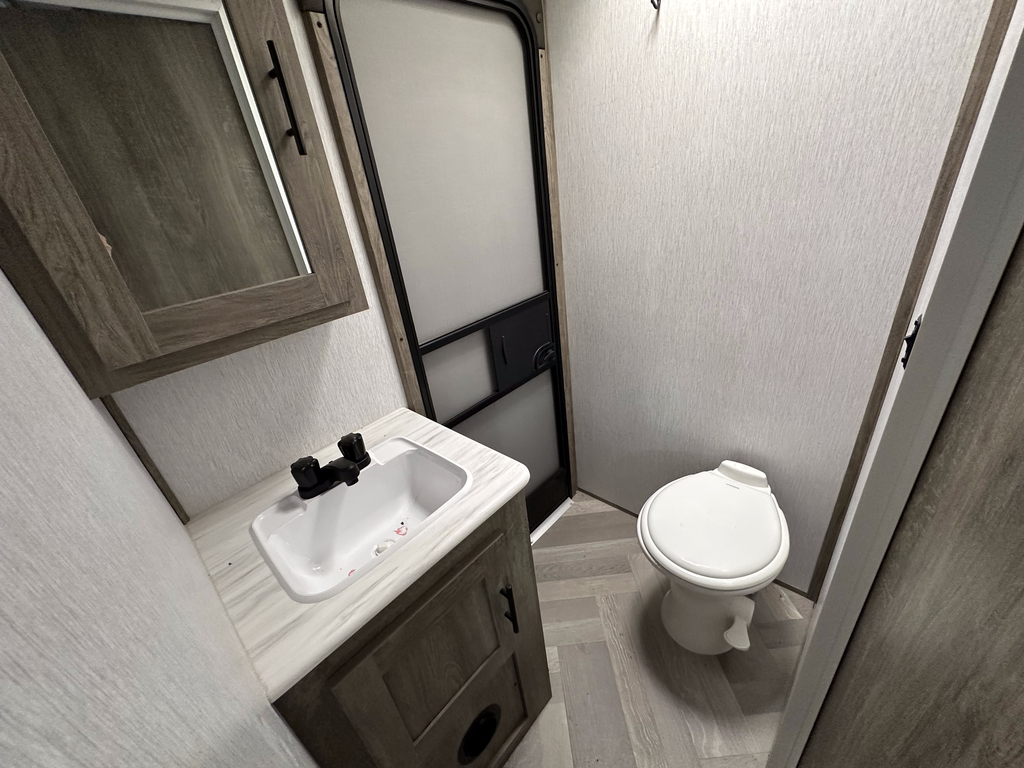 2023 SALEM HEMISPHERE 22RBHL 02