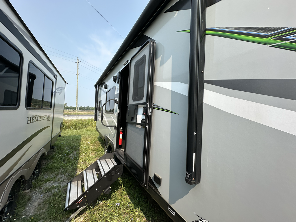 2023 SALEM HEMISPHERE 22RBHL